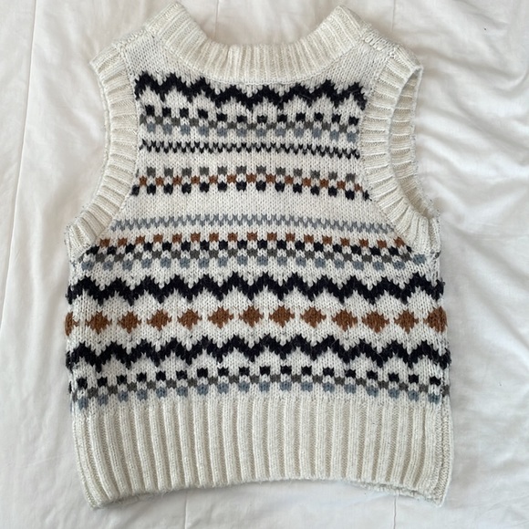 Zara Knit Sweater Vest - Picture 3 of 3
